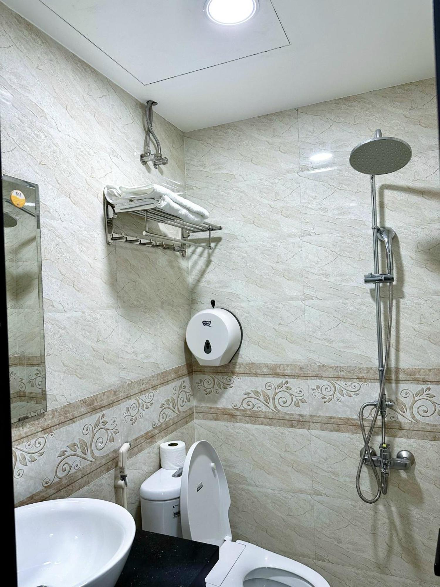 Shine Hotel Hue Exterior photo